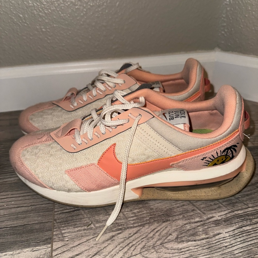 Nike Women's Cream and Peach Sneakers